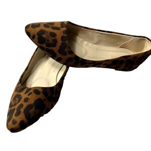 Bella Marie Angie-53 Shoes Sz 8 Leopard Suede Classic Pointy Toe Casual Flat